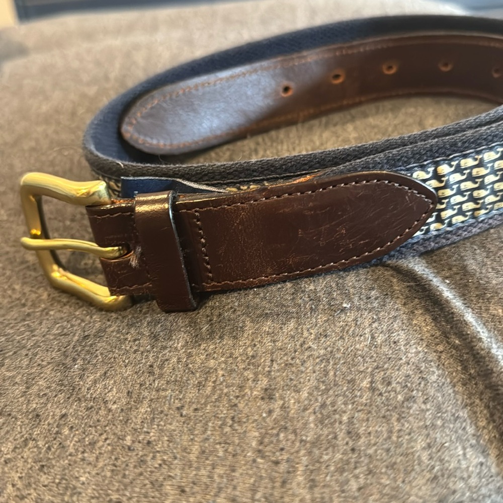 Vineyard Vines Whale Canvas Belt Size 32 - Preppy Navy Blue Silk Pattern